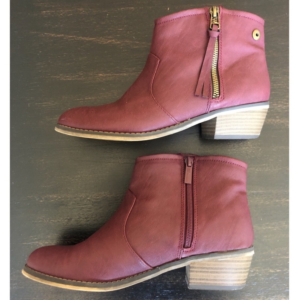 Dark red ankle booties